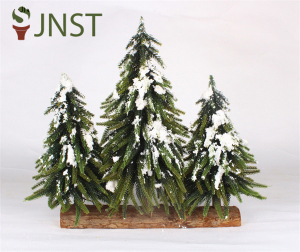 Small Christmas Tree for Christmas for Miniature Scenes.jpg