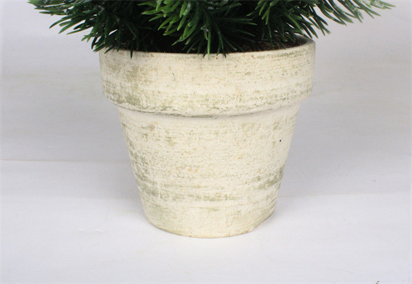 Small Christmas Decorations in Paper Pot Snow Finish.jpg